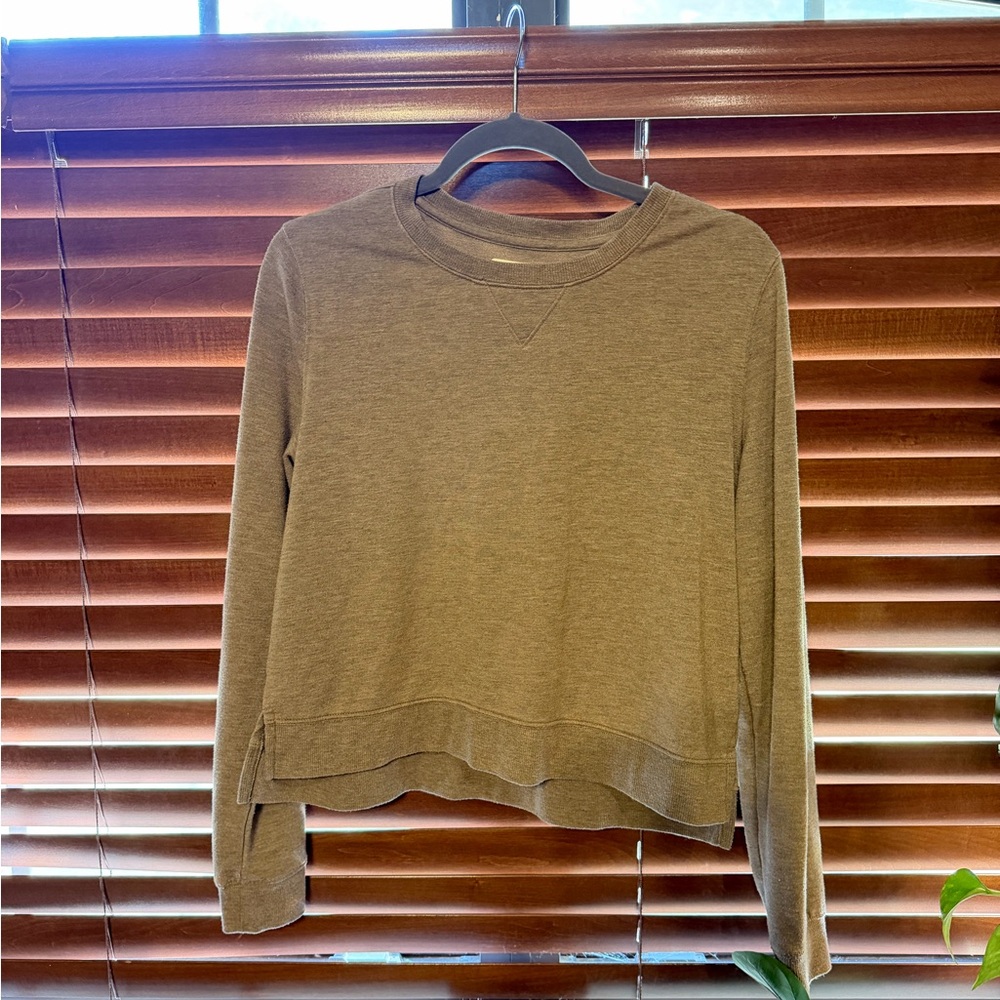 Magellan Outdoors Olive Crew Neck Sweater